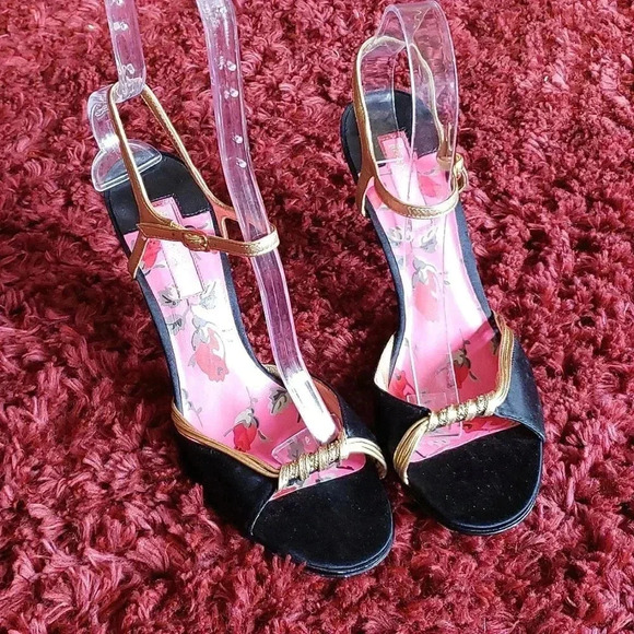Betsey Johnson Shoes - VINTAGE Y2K BETSEY JOHNSON pumps heels shoes size 8/9
